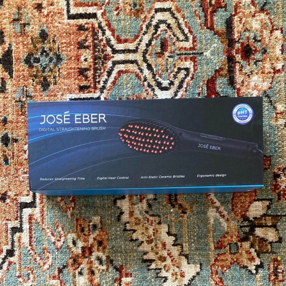 José Eber Digital Straightening Brush